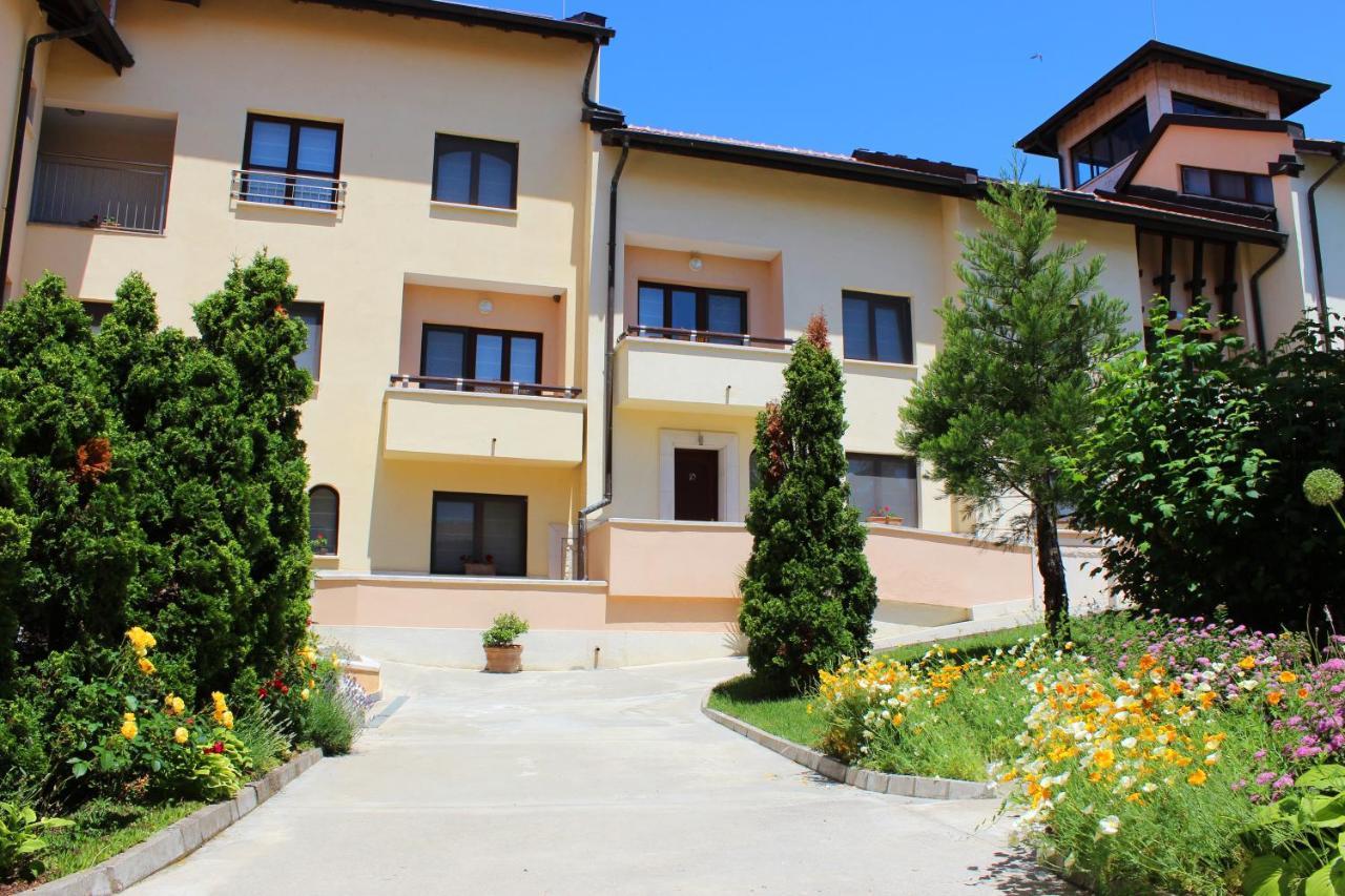 Asti Arthotel Sinemoretz Exteriör bild